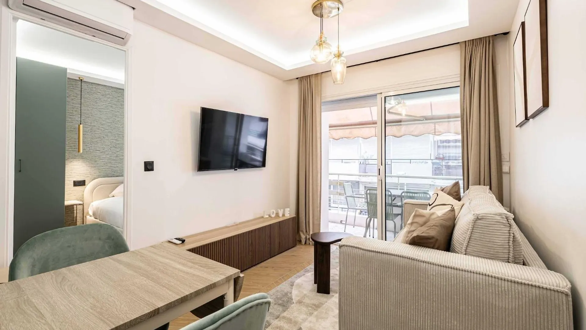 Elegant Apt With Balcony 1Bd 4P - Croisette Cannes 0*,  France